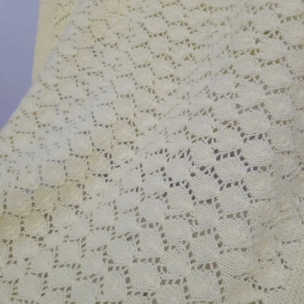 Handmade Yellow Unisex Baby Blanket Knitted Shell Pattern Intricate Unique‎ Gift